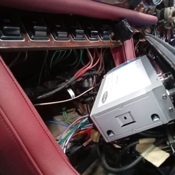 15.07.2025 1976 Jensen Interceptor Blue Dash in and electrics 10