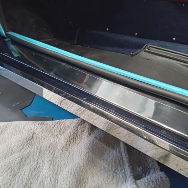 15.07.2025 1976 Jensen Interceptor Blue Dash in and electrics 26