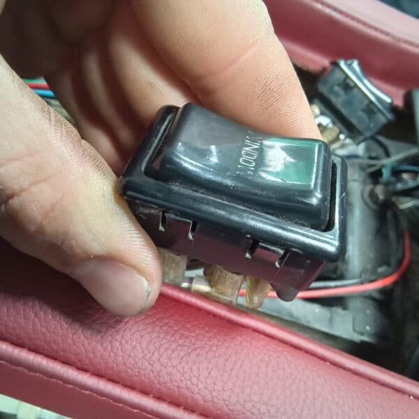 15.07.2025 1976 Jensen Interceptor Blue Dash in and electrics 3