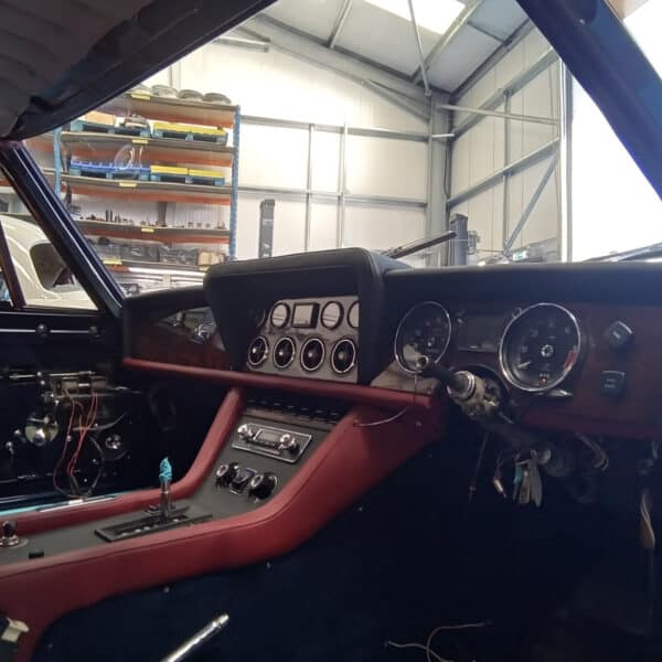 15.07.2025 1976 Jensen Interceptor Blue Dash in and electrics 45