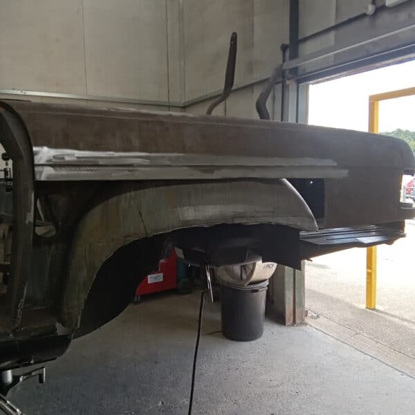 15.07.2025 1978 Mercedes 350SL Red over wheel well 1