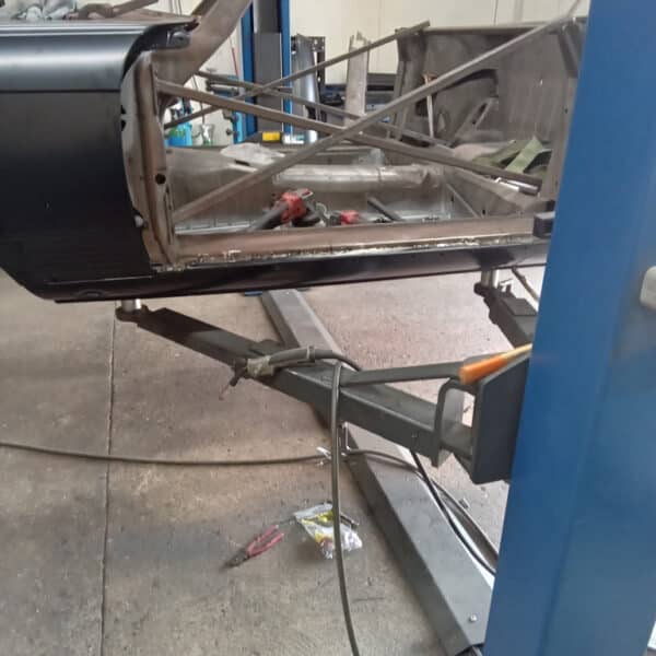 15.07.2025 1978 Mercedes 350SL Red sill fitment 3