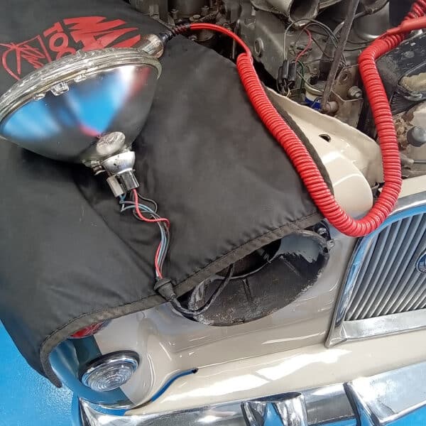 17.07.2025 1963 Rover P4 110 Grey headlight lamp 3