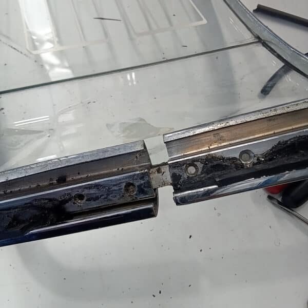 17.07.2025 1963 Rover P4 110 Grey rear screen frame 1