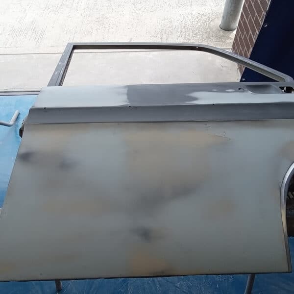 17.07.2025 1969 Audi 70L White doors and bonnet 8