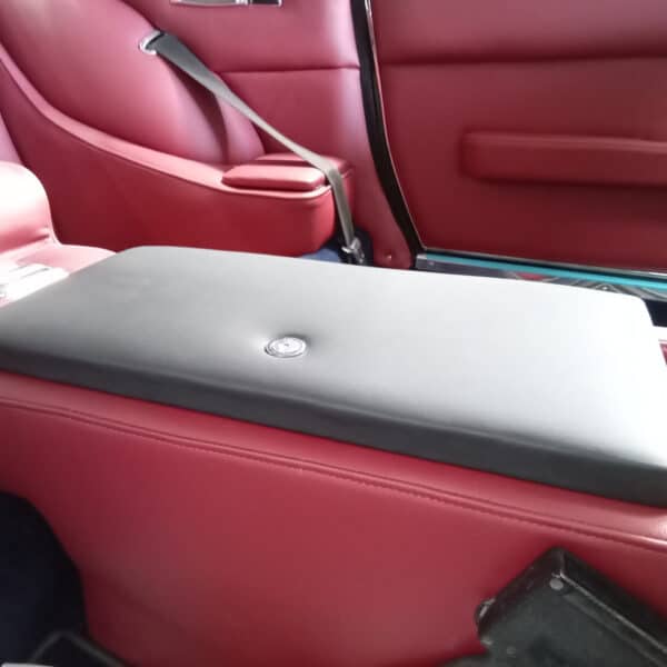 17.07.2025 1976 Jensen Interceptor Blue door and under dash 27