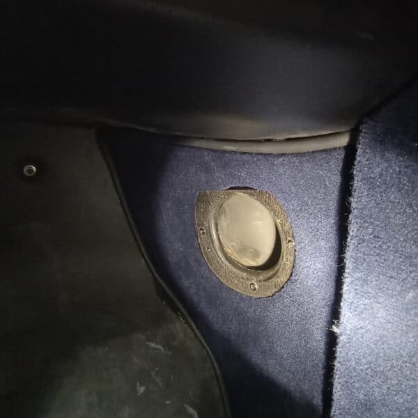 17.07.2025 1976 Jensen Interceptor Blue door and under dash 7
