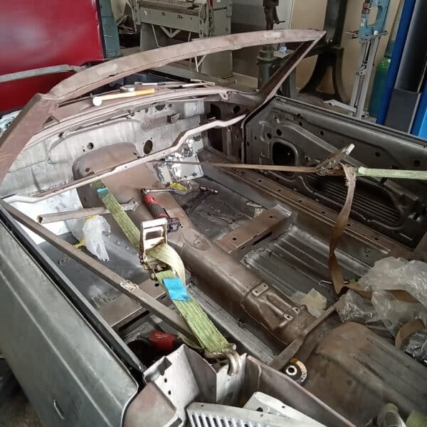17.07.2025 1978 Mercedes 350SL Red body fitment 2
