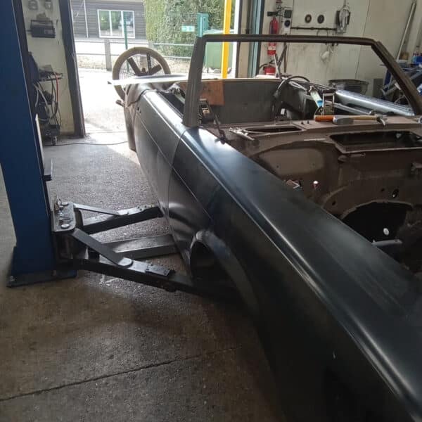 17.07.2025 1978 Mercedes 350SL Red body fitment 3