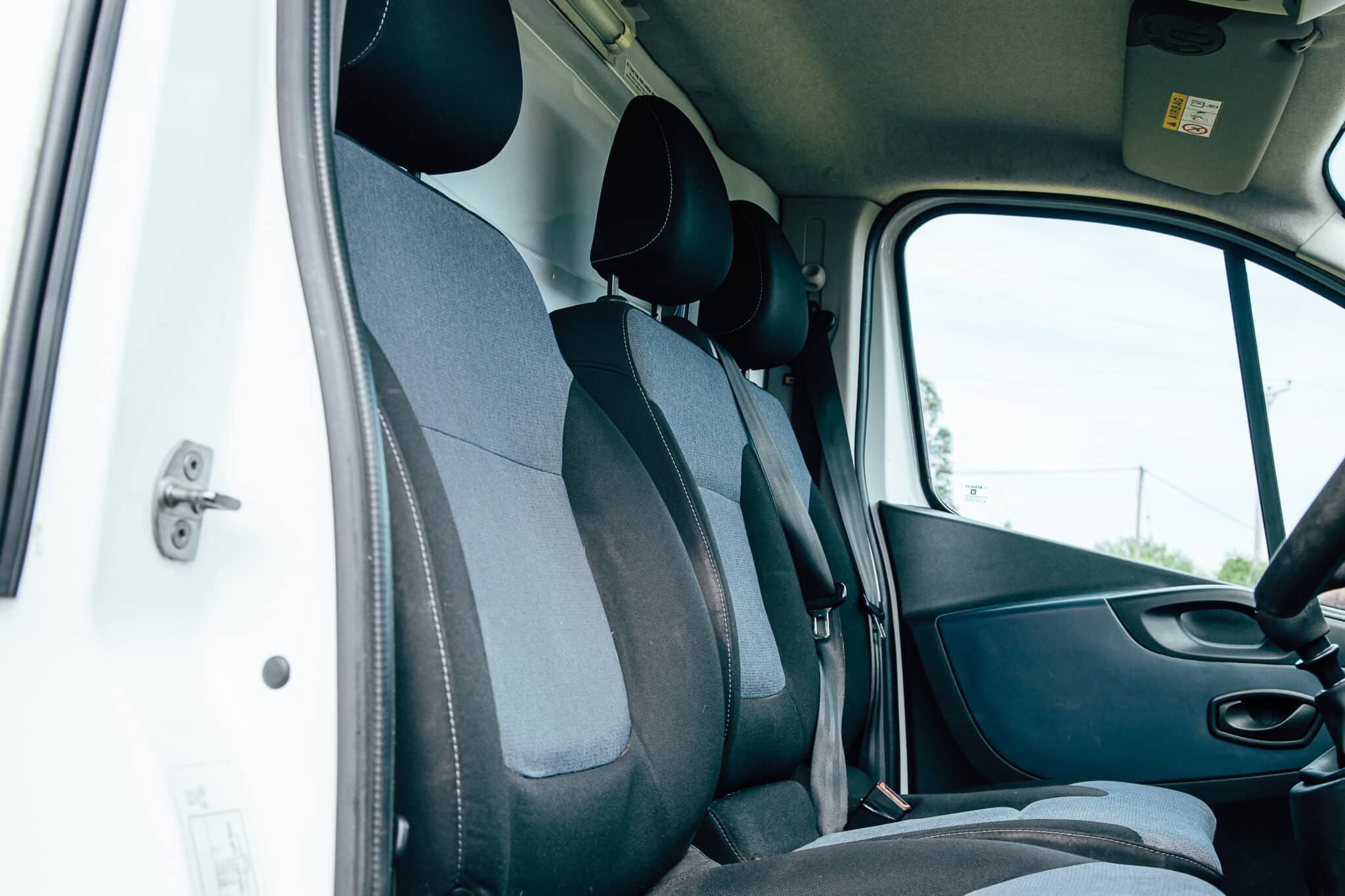 2014 Vauxhall Vivaro Sales Photos 15 scaled