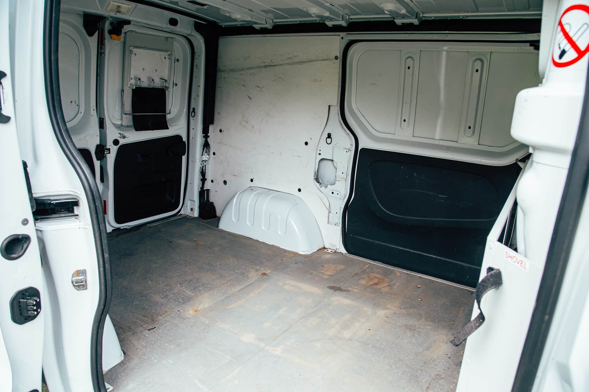 2014 Vauxhall Vivaro Sales Photos 8 scaled