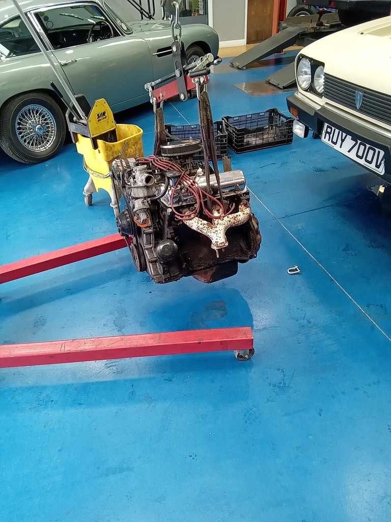 23072025 1979 Reliant Scimitar engine removal 9