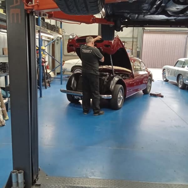 24.07.2025 1956 Jensen 541 Maroon parts swap 2 7