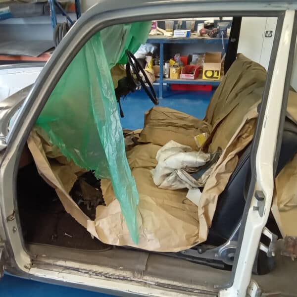 24.07.2025 1969 Audi 70L White prep work 1