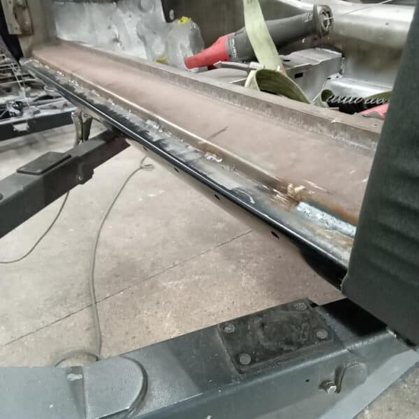 24.07.2025 1978 Mercedes 350SL Red welding 1