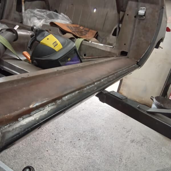 24.07.2025 1978 Mercedes 350SL Red welding 3