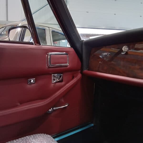 28072025 1976 Jensen Interceptor nearly done 18