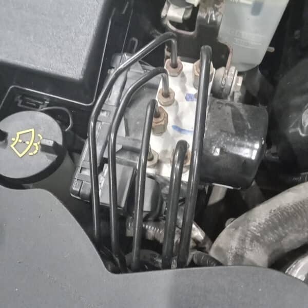 28072025 2002 Ford Thunderbird abs 3