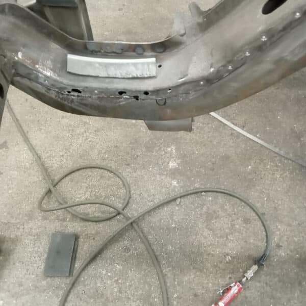 3.07.2025 1978 Mercedes 350SL Red rust repair 5