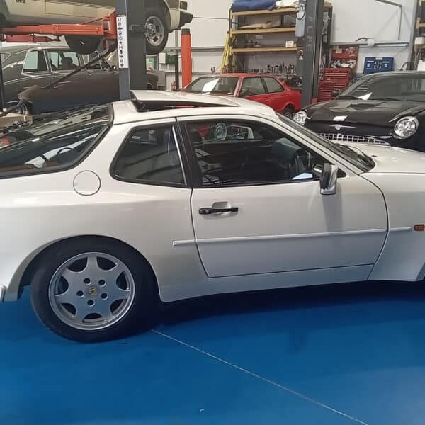31.07.2025 1991 Porsche 944 S2 Coupe White apprasil 2 1