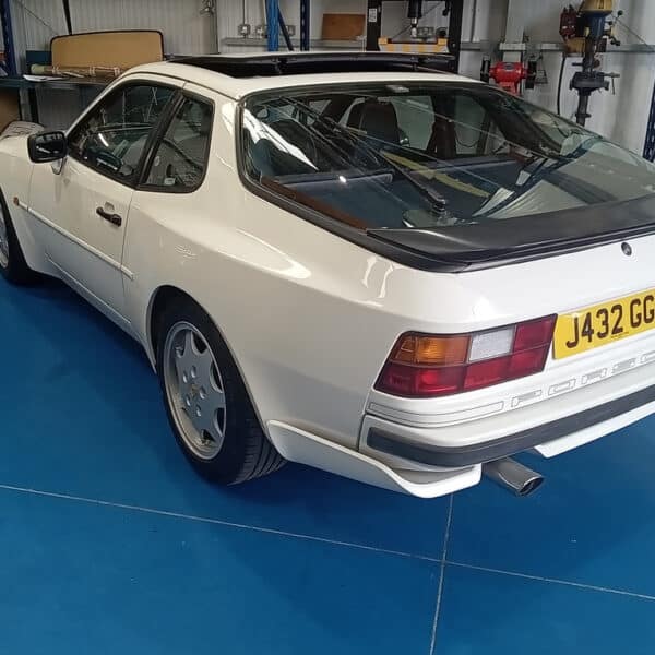 31.07.2025 1991 Porsche 944 S2 Coupe White apprasil 3