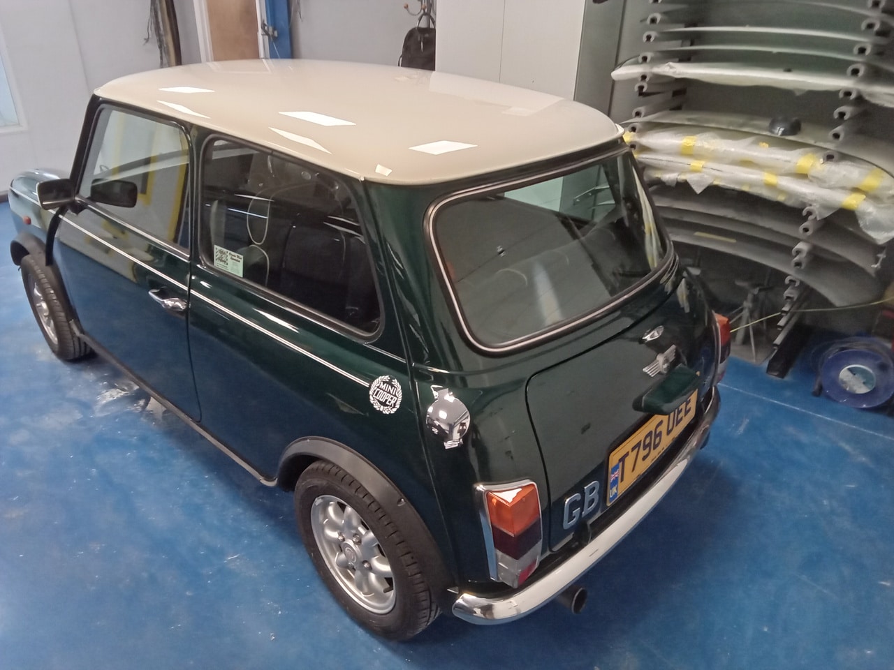 31.07.2025 1999 Rover Mini Green Polish 3