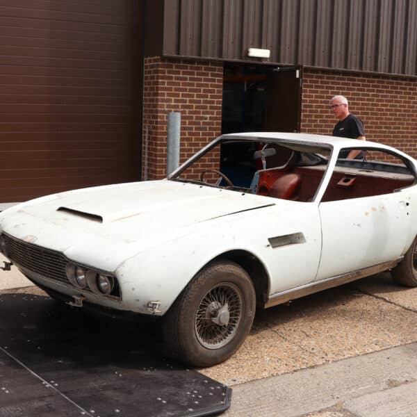 Aston Martin DBS 6 Vantage Arrival 24