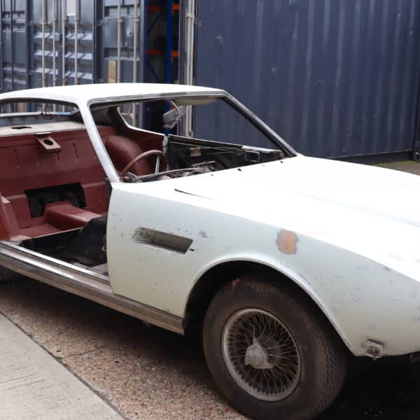 Aston Martin DBS 6 Vantage Arrival 9