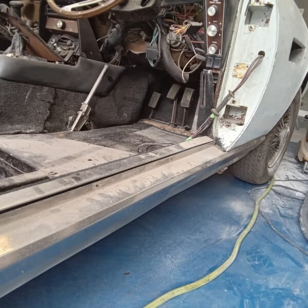 05082025 1970 Aston Martin DBS 6 Vantage Stripping 2