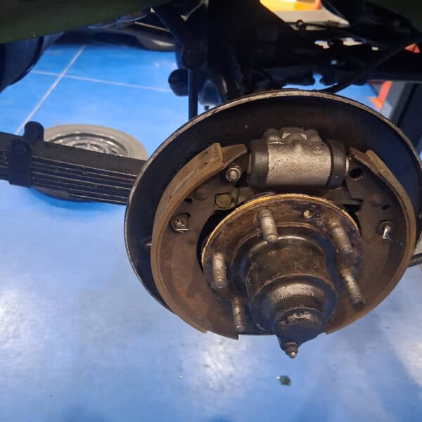 07.08.2025 1939 Morris 8 Series E Green Binding Brakes 5
