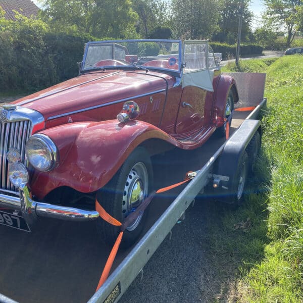 07.08.2025 1954 MG TF RED Transport 1