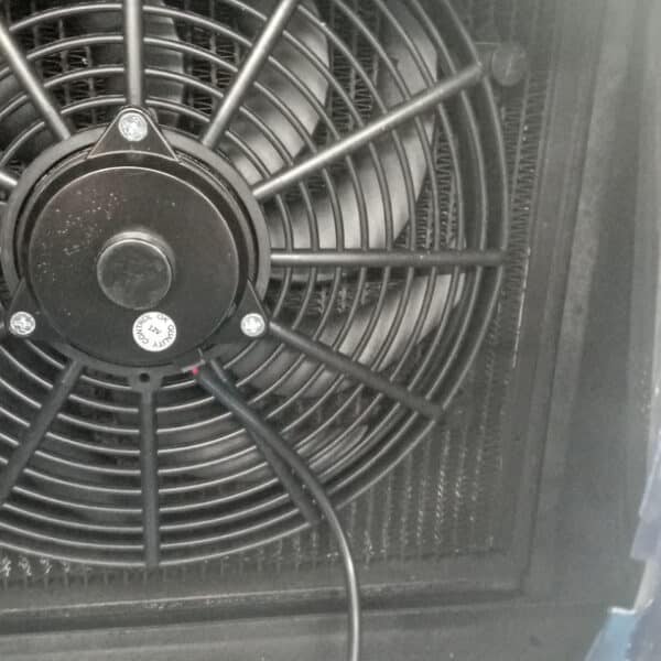 07.08.2025 1964 Daimler 250 V8 Blue Electric Fan 10