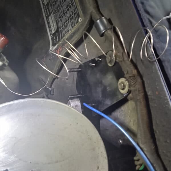 07.08.2025 1964 Daimler 250 V8 Blue Electric Fan 9