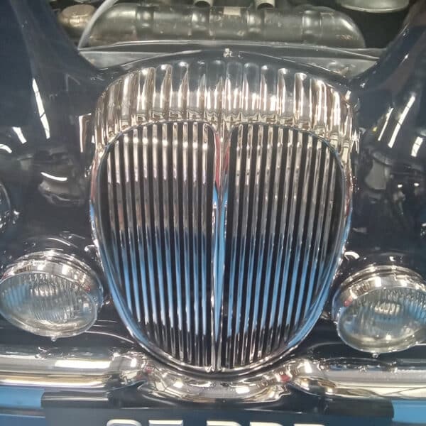 07.08.2025 1964 Daimler 250 V8 Blue Grill 1