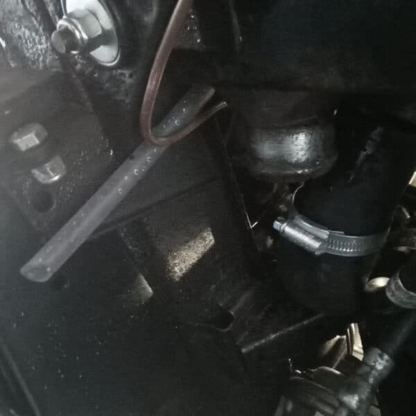 07.08.2025 1964 Daimler 250 V8 Blue cooling system 14