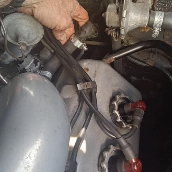 07.08.2025 1964 Daimler 250 V8 Blue cooling system 4