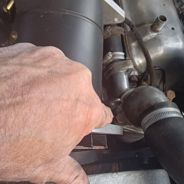 07.08.2025 1964 Daimler 250 V8 Blue cooling system 8