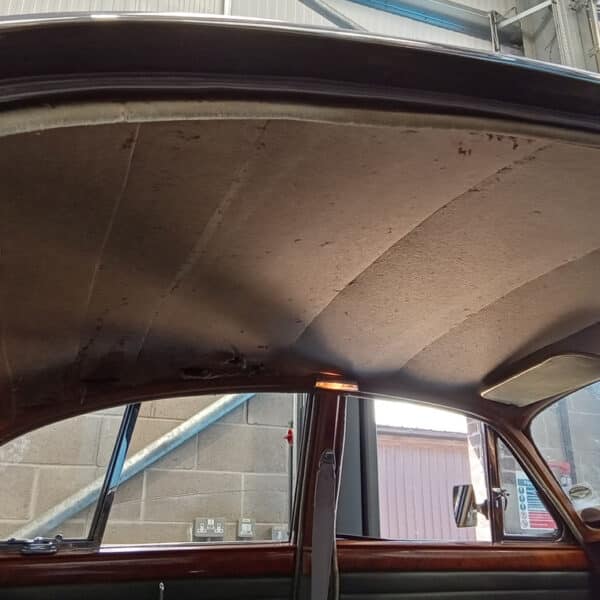 07.08.2025 1965 Jaguar 340 Mk2 Green Remove interior 1