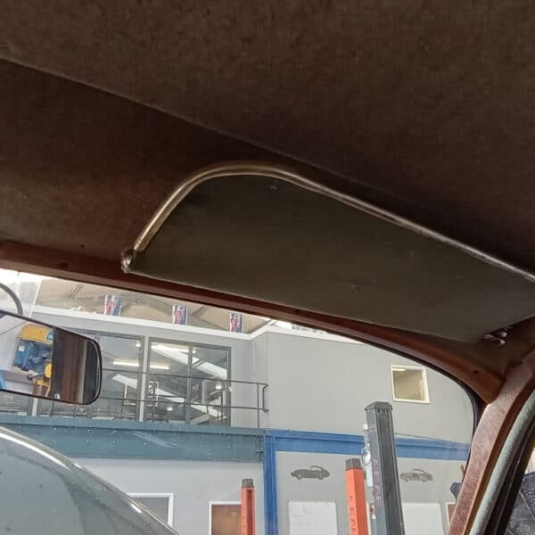 07.08.2025 1965 Jaguar 340 Mk2 Green Remove interior 3