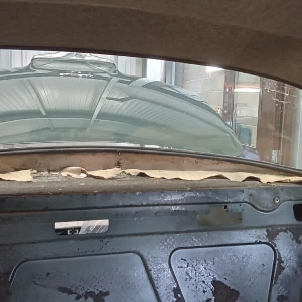 07.08.2025 1965 Jaguar 340 Mk2 Green Remove interior 6
