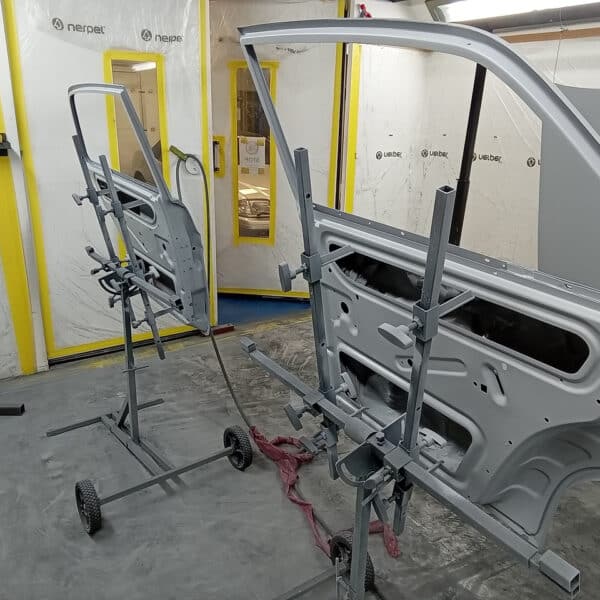 07.08.2025 1969 Audi 70L White Primer 13