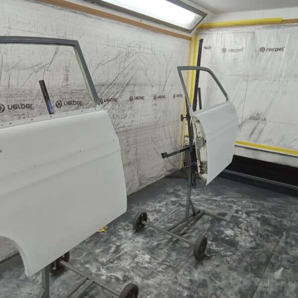 07.08.2025 1969 Audi 70L White Primer 3