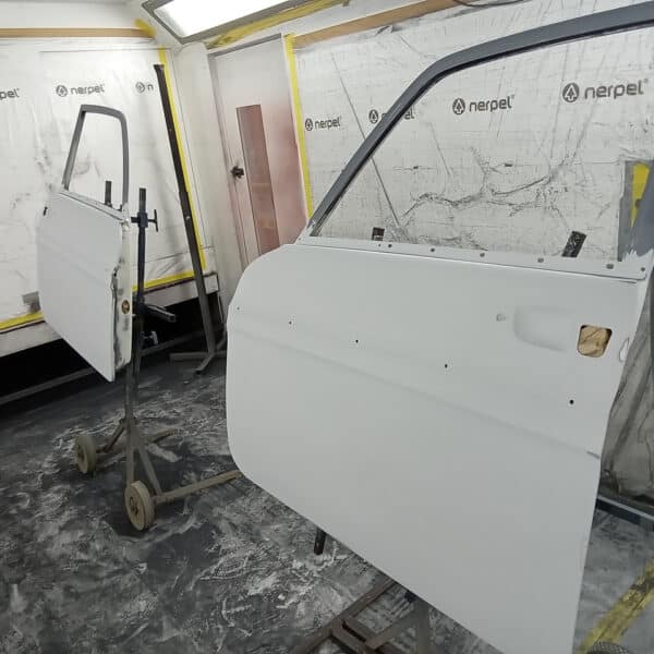 07.08.2025 1969 Audi 70L White Primer 4
