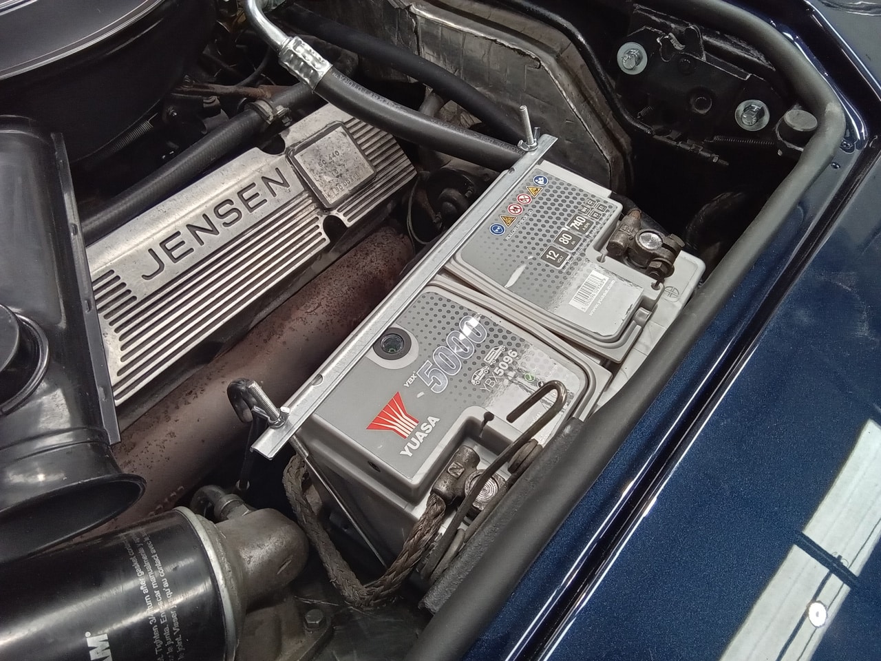 07.08.2025 1976 Jensen Interceptor Blue fitting final parts 3