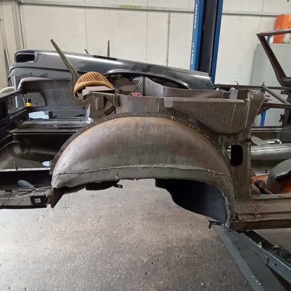 07.08.2025 1978 Mercedes 350SL Red driver inner wheel 1