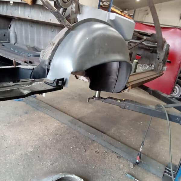 07.08.2025 1978 Mercedes 350SL Red driver inner wheel 9