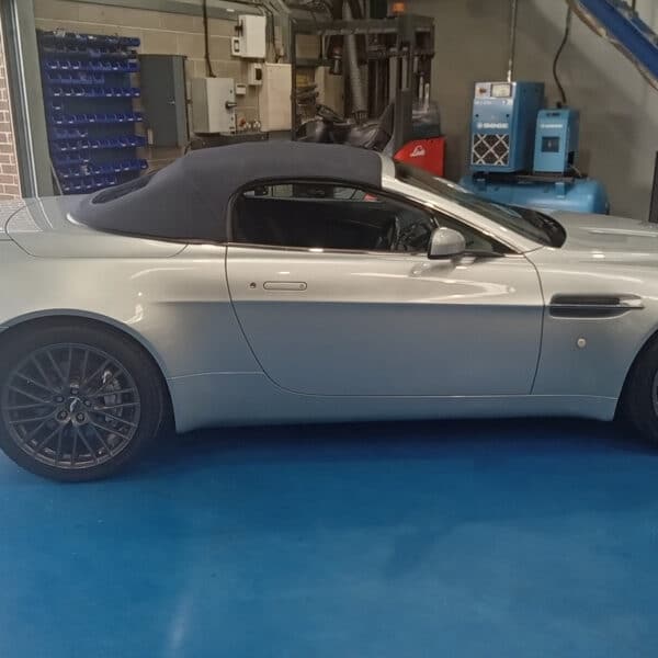 07.08.2025 2009 Aston Martin AMV8 Vantage Convertible Silver PDI 2
