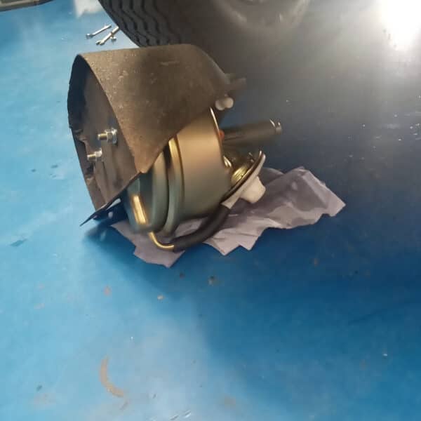 080825 1964 Daimler 250V8 Fan and Servo 4