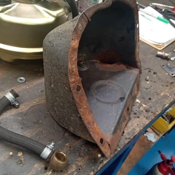 080825 1964 Daimler 250V8 Fan and Servo 5