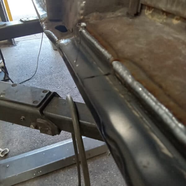 080825 1978 Mercedes 350SL Sills Welded In